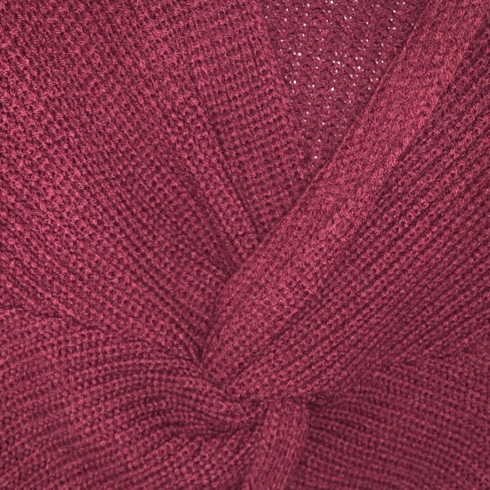Long sleeve burgundy knit sweater